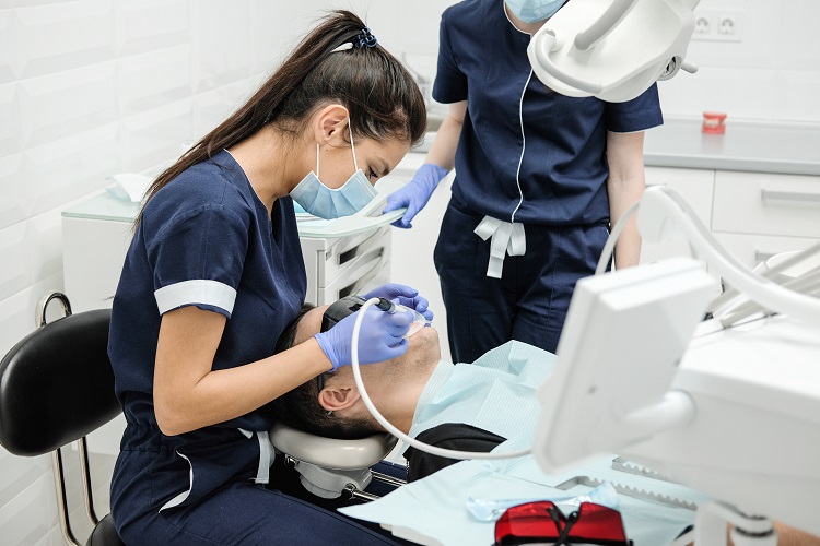 Best Dental Assistant Schools In San Diego | Cost, Requirement & How To Apply